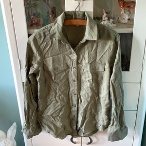 Aeropostale sz S button down top euc - just needs ironed 🤭